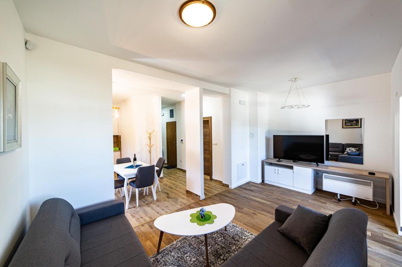 Turisticki Apartmani “Kraljeva Stolica” Žabljak Exterior foto